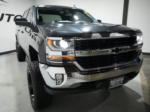 Used 2018 Chevrolet Silverado 1500 LT w/ All Star Edition image 5
