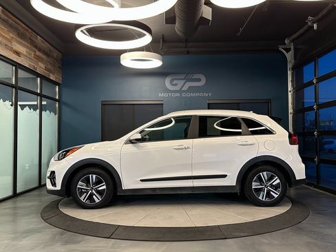 Used 2022 Kia Niro LXS image 6