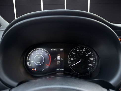 Used 2024 Nissan Kicks SR image 17