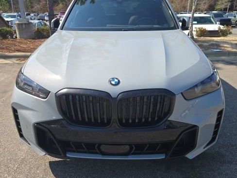 Used 2024 BMW X5 xDrive40i w/ M Sport Package image 3