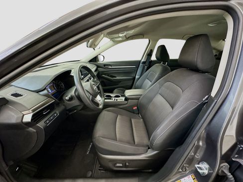 Used 2023 Nissan Altima 2.5 SV image 13