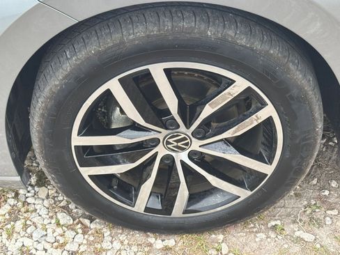 Used 2025 Volkswagen Jetta SE image 31