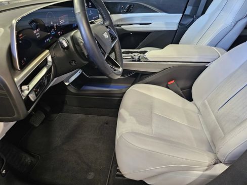 Used 2024 Cadillac Lyriq Sport RWD image 14