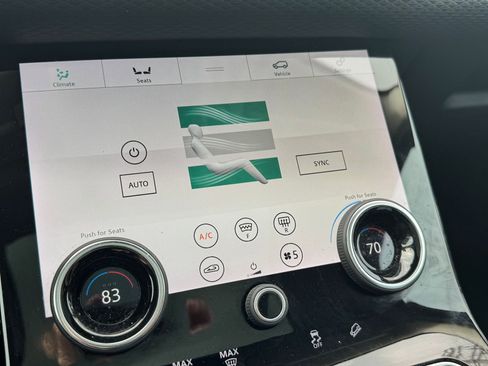 Used 2018 Land Rover Range Rover Velar S image 21