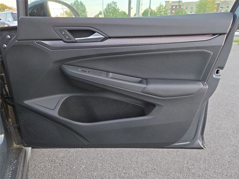 New 2026 Volkswagen Golf image 25