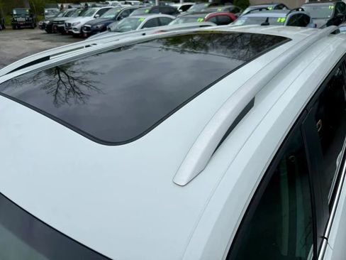 Used 2019 Volkswagen Atlas SE w/ Panoramic Sunroof Package AWD/4WD image 10