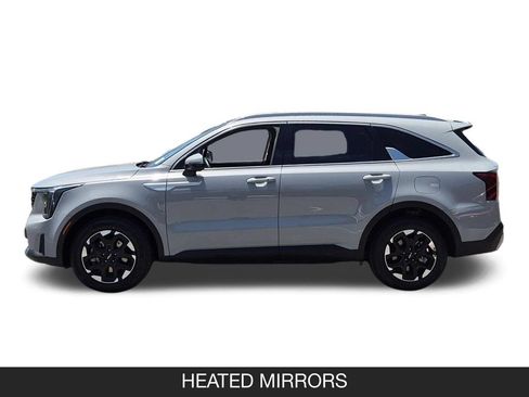 Used 2024 Kia Sorento S w/ Panoramic Sunroof Package FWD image 5