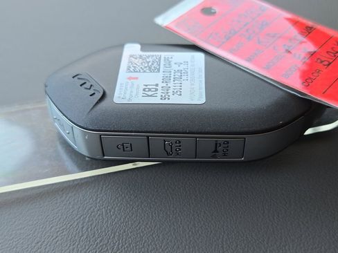 New 2026 Kia Carnival EX image 32