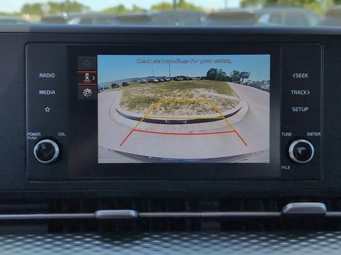 Used 2023 Kia Carnival LX image 18