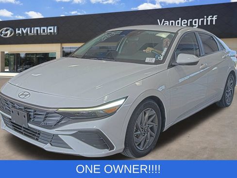 Used 2024 Hyundai Elantra SEL FWD image 1
