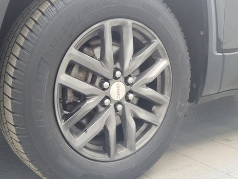 Used 2018 GMC Acadia SLT image 31