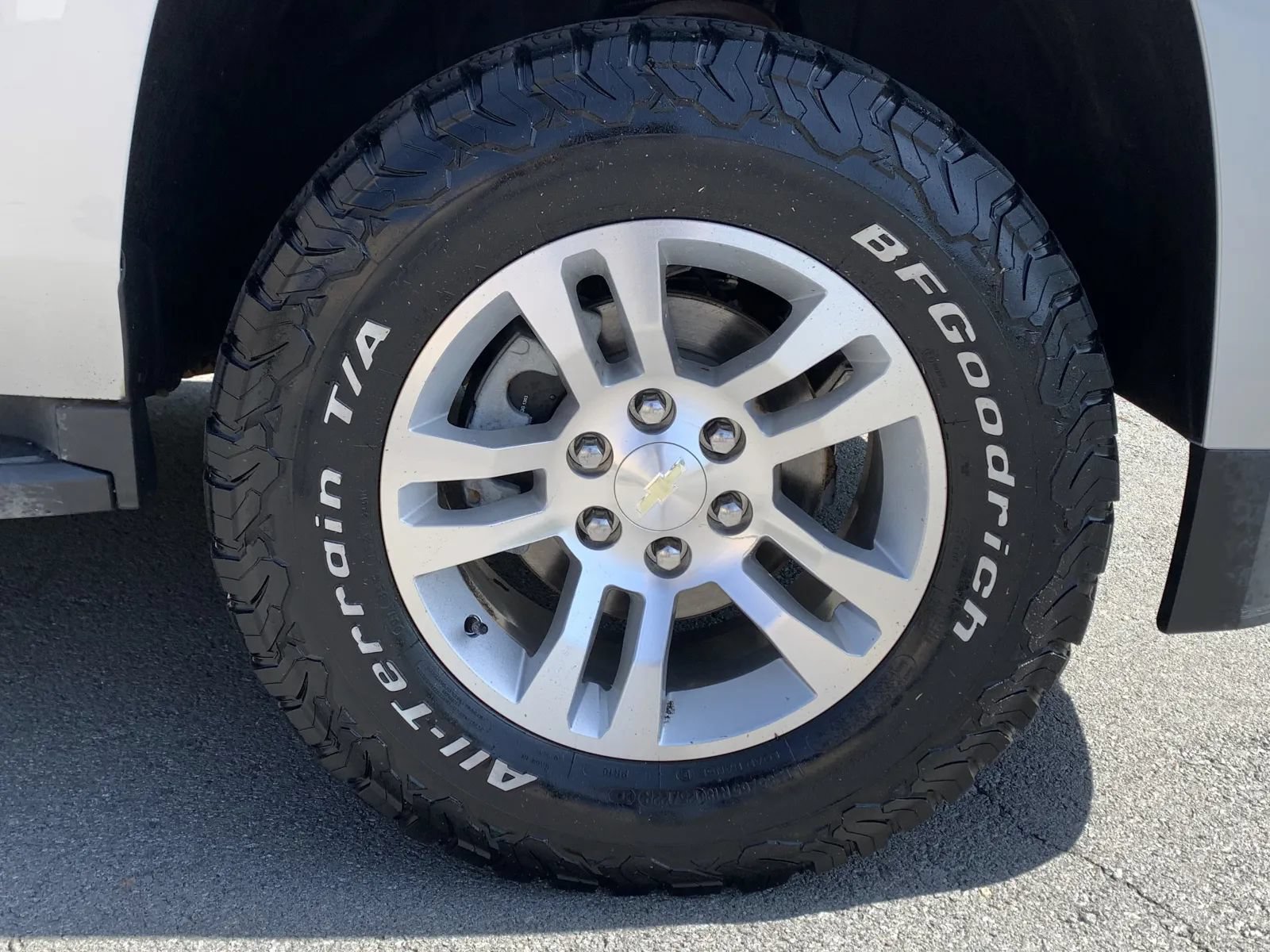 Used 2016 Chevrolet Suburban LS w/ Max Trailering Package AWD/4WD image 10