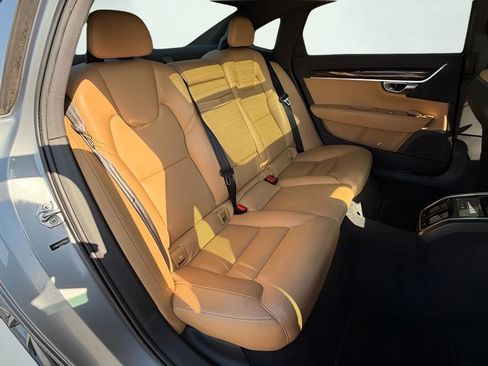Used 2018 Volvo S90 T5 Momentum w/ Convenience Package FWD image 29