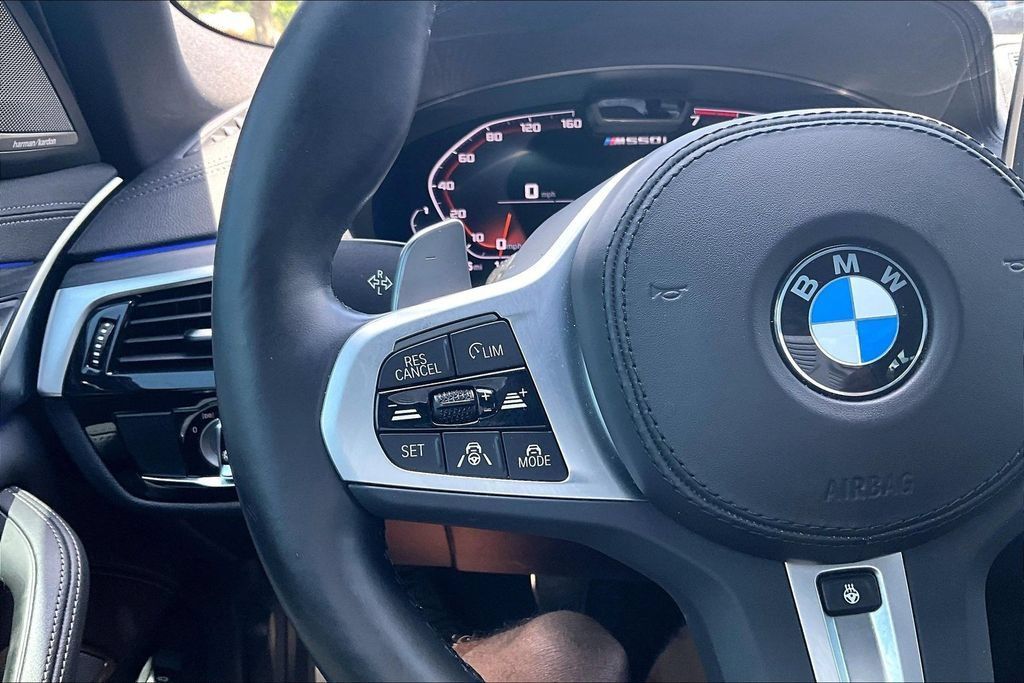 Used 2022 BMW M550i xDrive AWD/4WD image 9