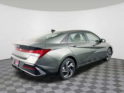 New 2025 Hyundai Elantra SEL FWD image 31