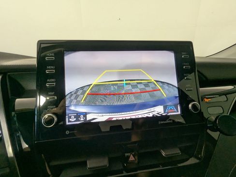 Used 2023 Toyota Camry SE w/ Cold Weather Package image 15