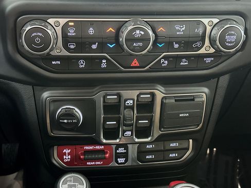 Used 2023 Jeep Gladiator Rubicon w/ LED Lighting Group image 16