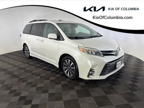 Used 2019 Toyota Sienna Limited Premium FWD image 1