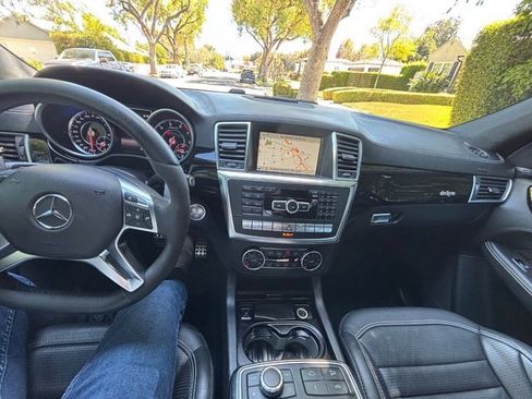 Used 2015 Mercedes-Benz ML 63 AMG 4MATIC w/ AMG Performance Package image 52