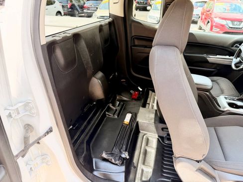 Used 2022 Chevrolet Colorado LT w/ Fleet Safety Package RWD image 22