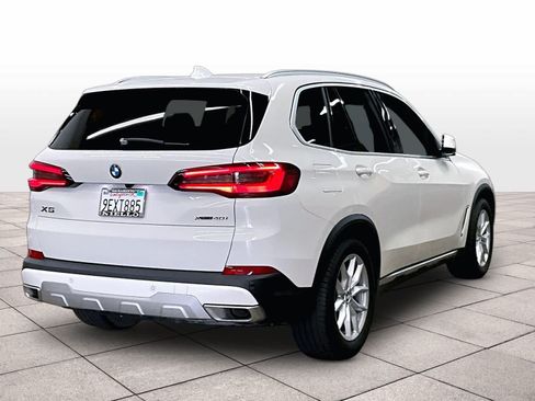 Used 2023 BMW X5 xDrive40i w/ Parking Assistance Package AWD/4WD image 16