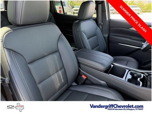 Used 2026 Chevrolet Traverse LT w/ Driver Confidence Package FWD image 23