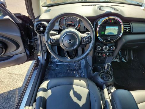 Used 2020 MINI Cooper 2-Door Hardtop image 10