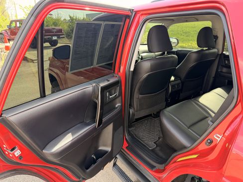 Used 2017 Toyota 4Runner TRD Pro AWD/4WD image 11