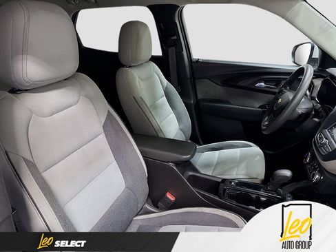 Used 2021 Chevrolet TrailBlazer LT AWD/4WD image 29