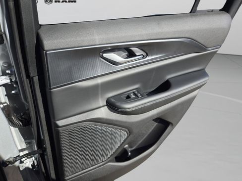 New 2025 Jeep Grand Cherokee Altitude RWD image 28