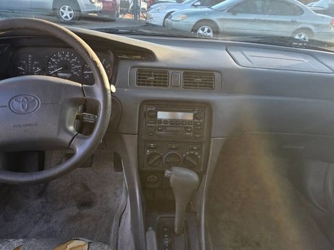 Used 2000 Toyota Solara SE image 9
