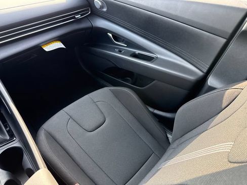 Used 2026 Hyundai Elantra SE FWD image 14