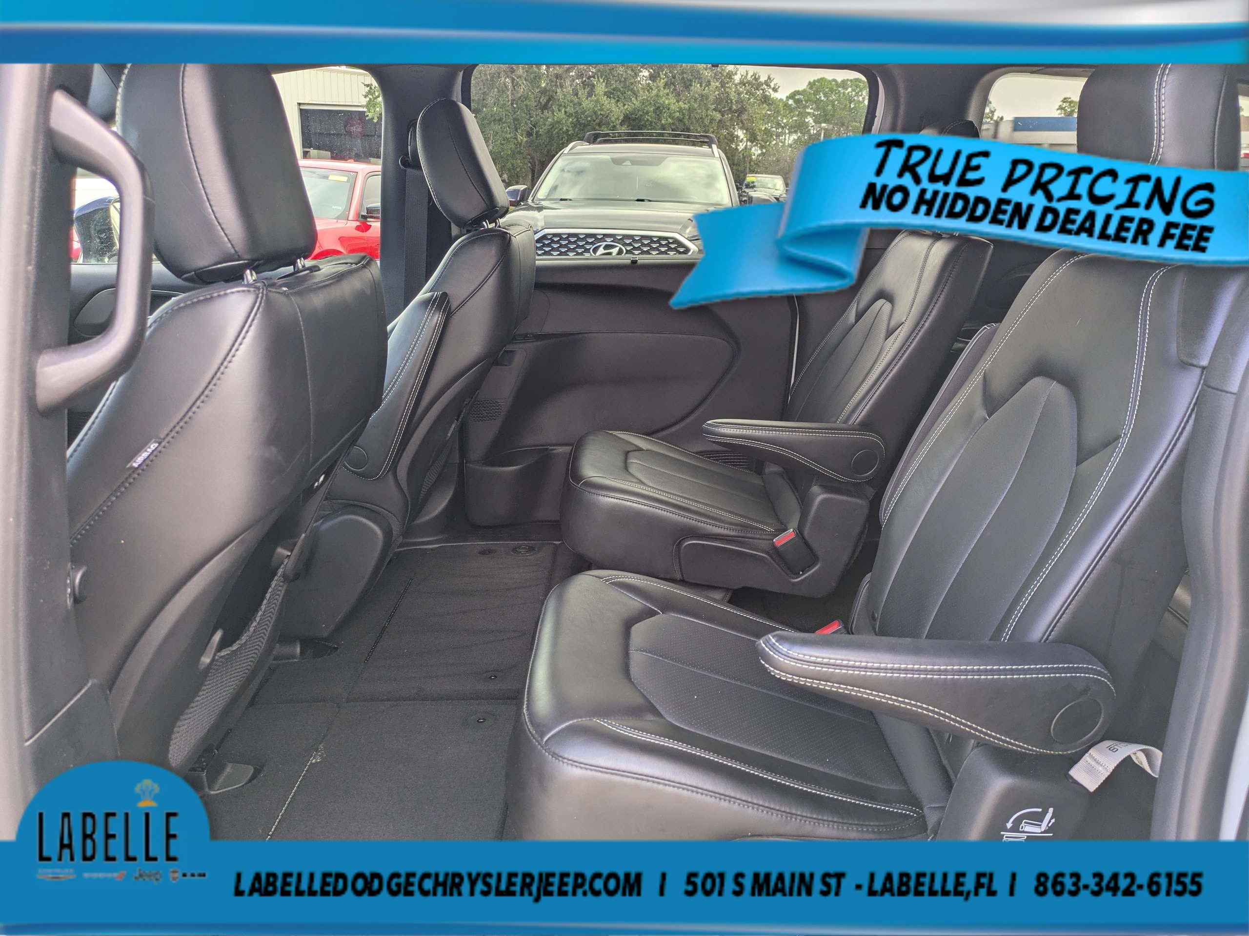Used 2026 Chrysler Pacifica Select FWD image 12