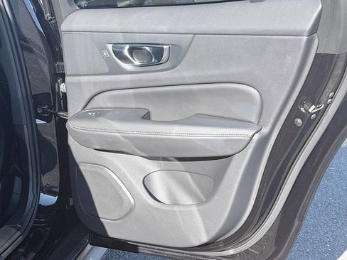 Used 2025 Volvo V60 B5 Cross Country Plus image 30