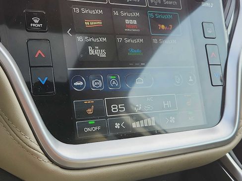 Used 2023 Subaru Outback Limited image 15