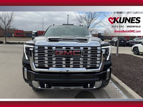 New 2026 GMC Sierra 2500 Denali w/ Denali Reserve Package image 3