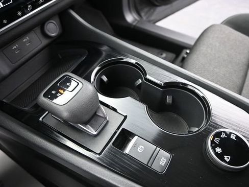 Used 2024 Nissan Rogue SV image 34