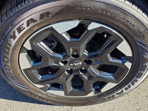 Used 2024 Kia Sorento S image 9