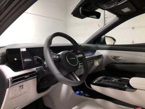 New 2025 Hyundai Tucson Limited image 19