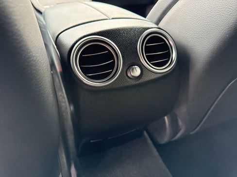 Used 2022 Mercedes-Benz GLC 300 4MATIC w/ Multimedia Package Lite image 16