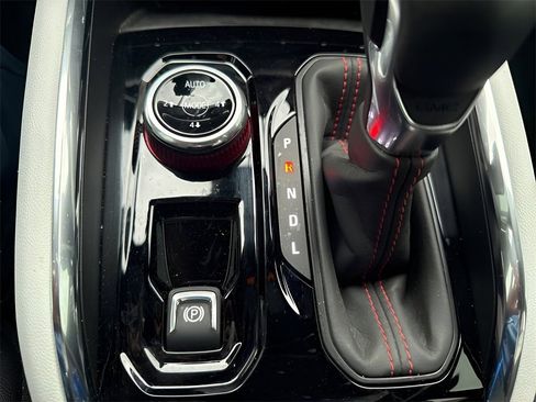 Used 2024 GMC Canyon AT4X image 27