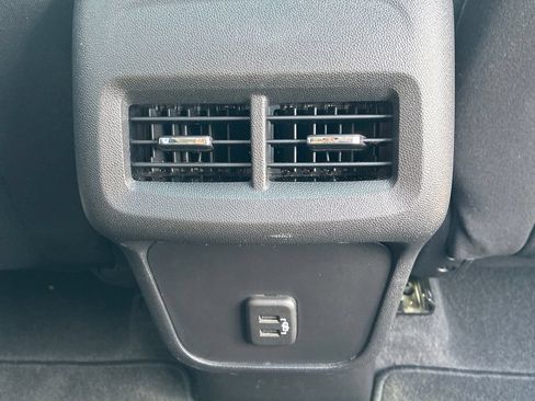 Used 2023 Chevrolet Equinox LT AWD/4WD image 35