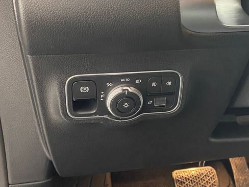 New 2026 Mercedes-Benz GLB 250 4MATIC image 19