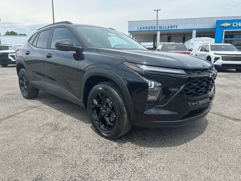 New 2026 Chevrolet Trax LT w/ Midnight Edition FWD image 1