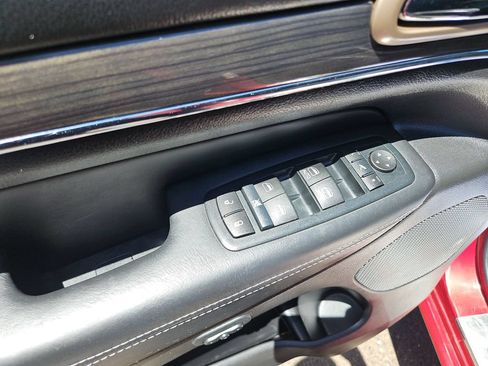 Used 2015 Jeep Grand Cherokee Overland w/ Advanced Technology Group AWD/4WD image 12