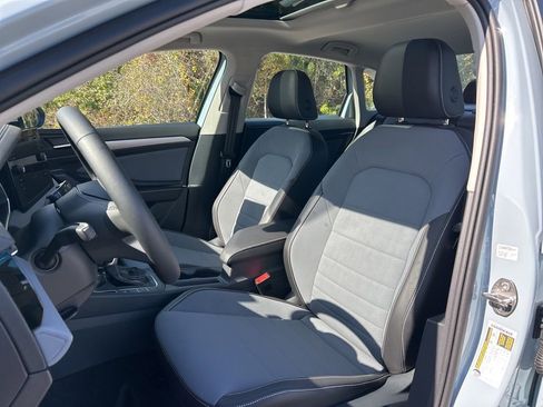 New 2026 Volkswagen Jetta SE FWD image 21