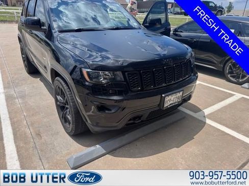 Used 2021 Jeep Grand Cherokee Freedom Edition RWD image 2