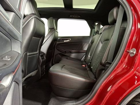 Used 2022 Ford Edge ST-Line w/ Class II Trailer Tow Package AWD/4WD image 13