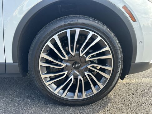 Used 2022 Lincoln Corsair Reserve w/ Equipment Group 201A AWD/4WD image 8