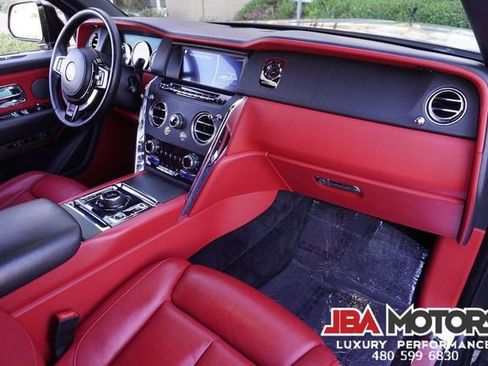 Used 2020 Rolls-Royce Cullinan image 8
